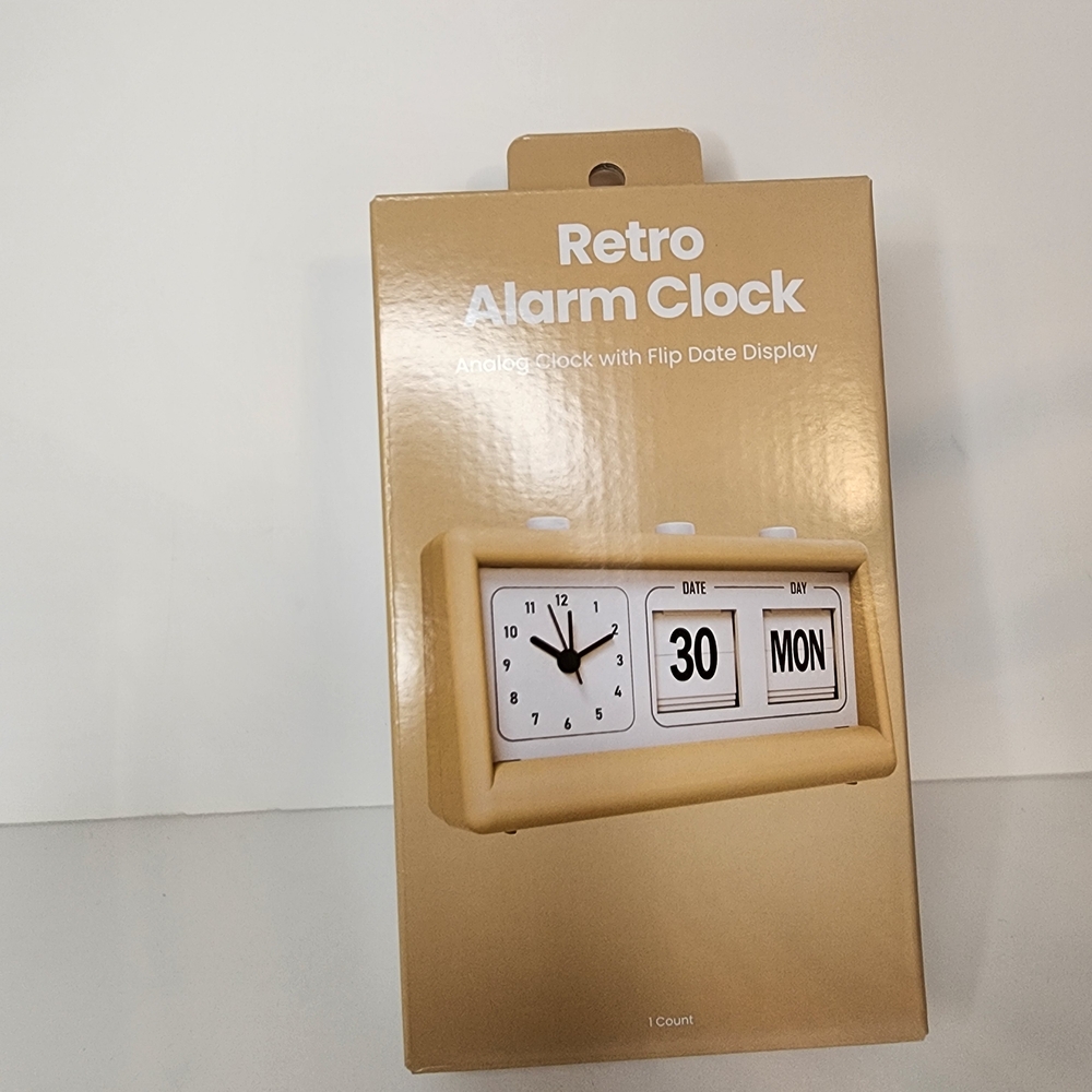 Retro Analog Alarm Clock -Orange: Analog Clock with Flip Date Display